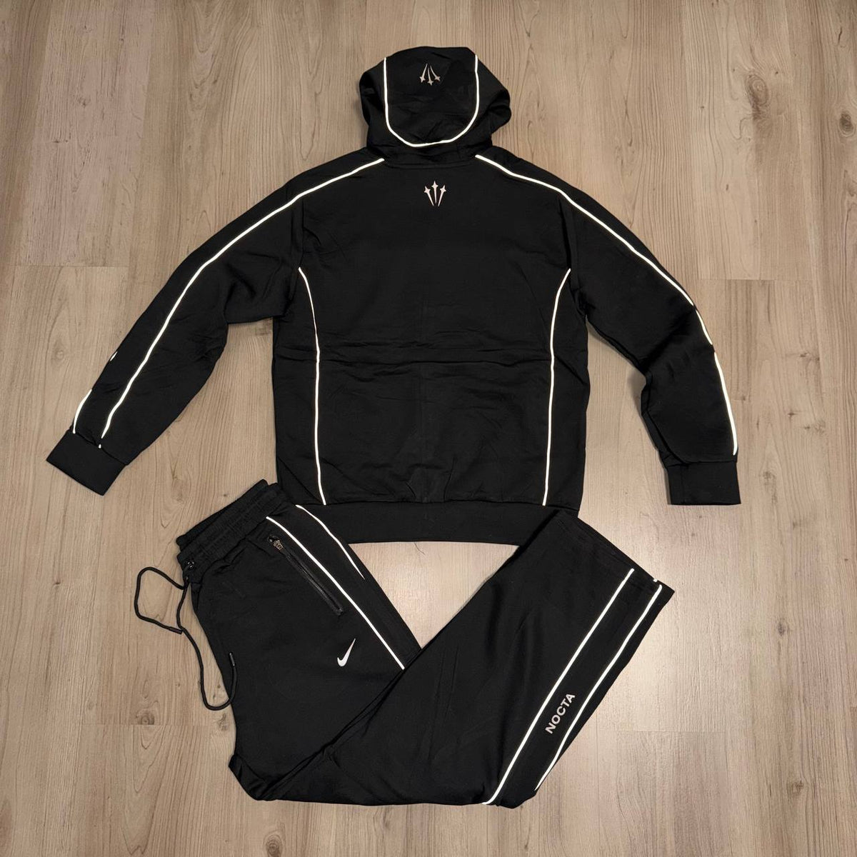 Conjunto largo NIKE NOCTA TELA GRUESA NEGRO