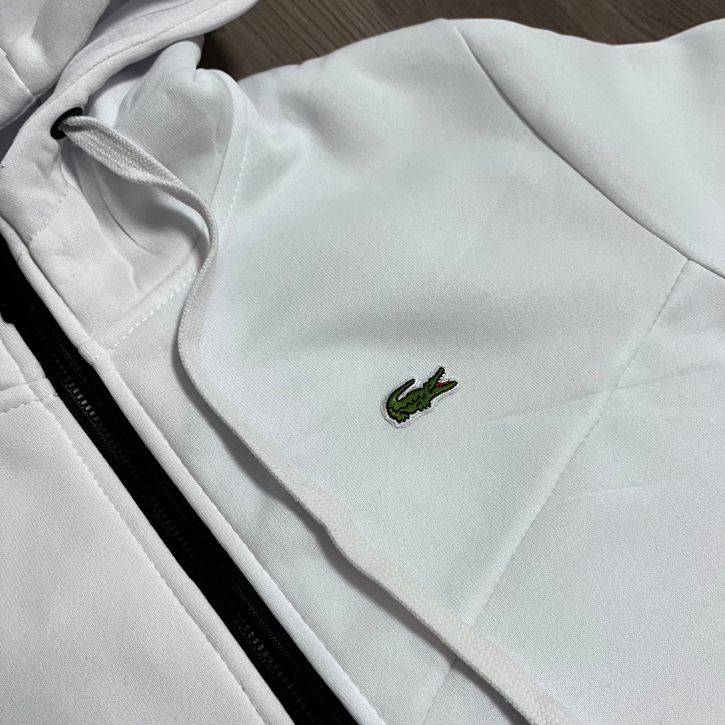 Conjunto largo LACOSTE ALL WHITE