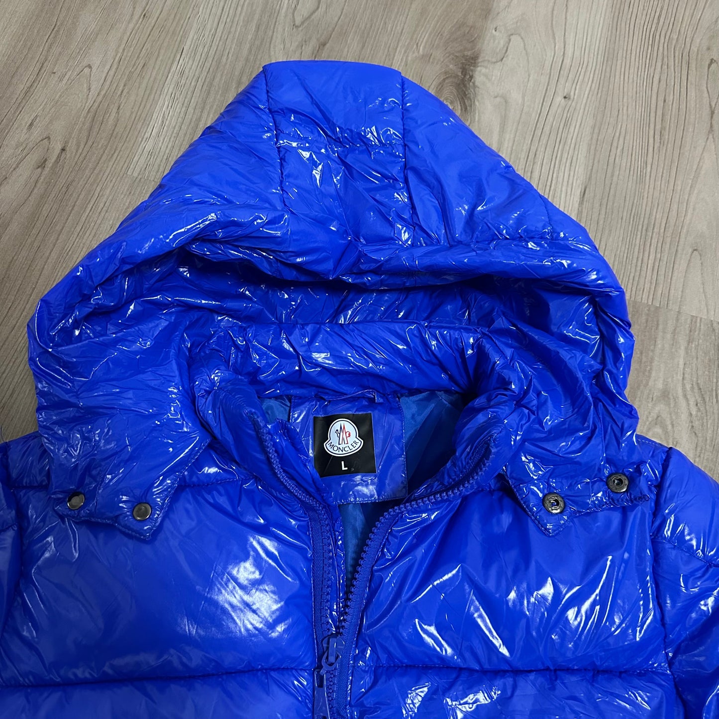 CHAQUETÓN BORDADO ACOLCHADO MONCLER AZUL ELECTRICO