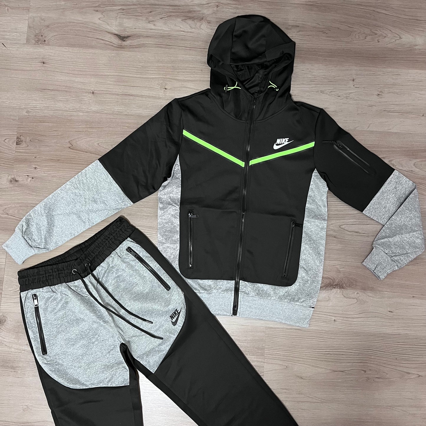 Conjunto NIKE TECH BLACK GREY