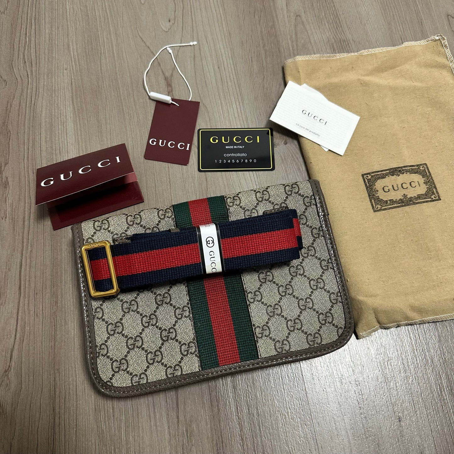 RIÑONERA GUCCI GG