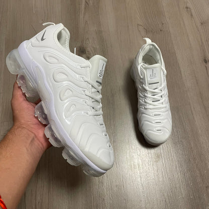 VAPORMAX PLUS WHITE