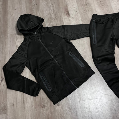 Conjunto largo NIKE NOCTA ALL BLACK