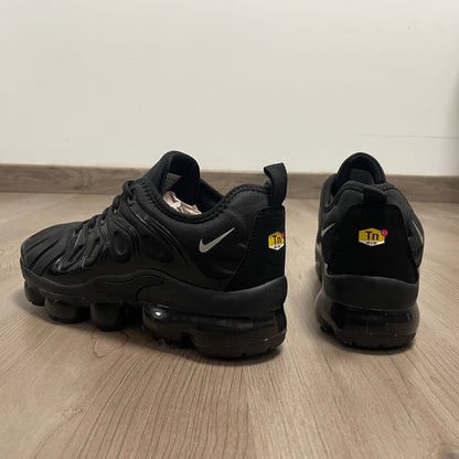 VAPORMAX PLUS ALL BLACK