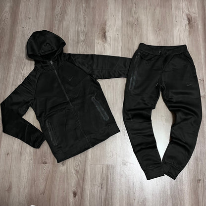 Conjunto largo NIKE NOCTA ALL BLACK