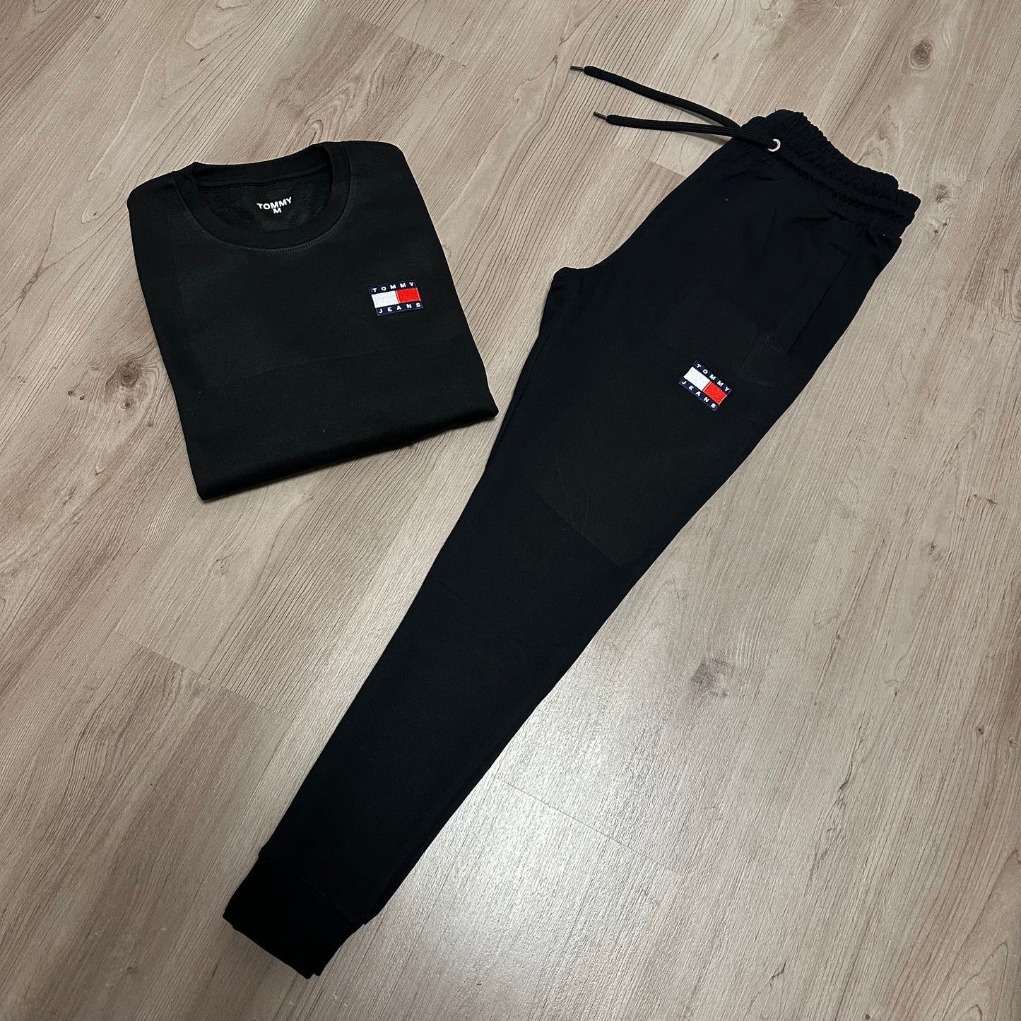 Conjunto largo Tommy Jeans