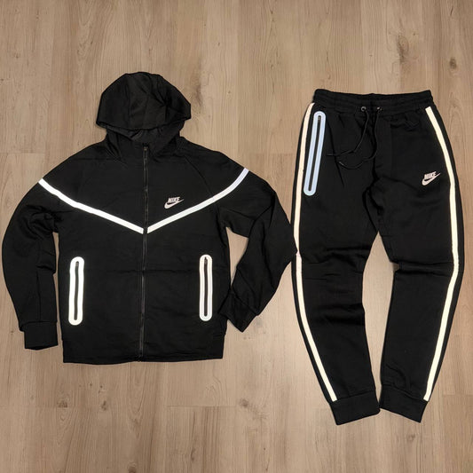 Conjunto largo NIKE NOCTA TELA GRUESA NEGRO LINEAS REFLECTANTES