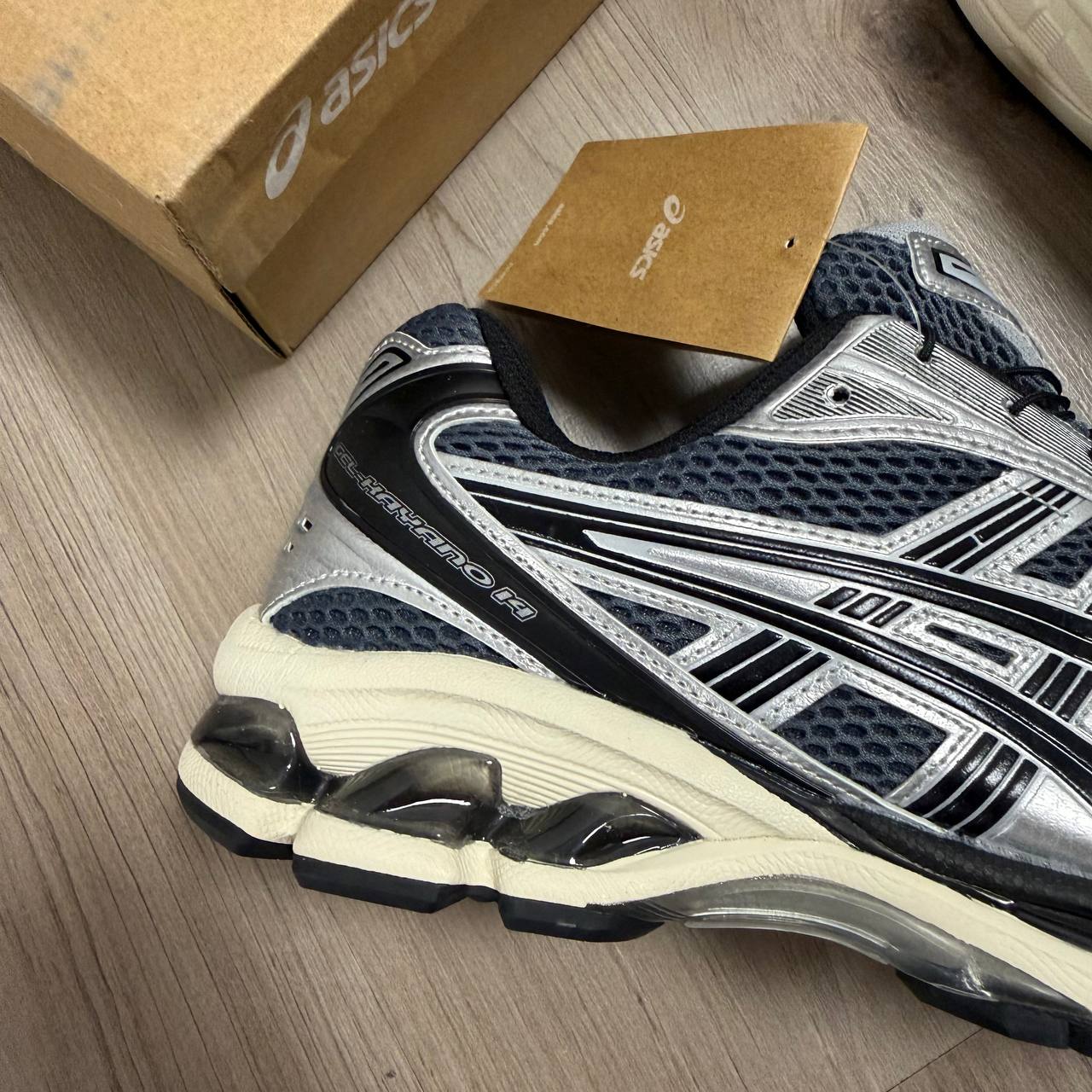 ZAPATILLAS ASCIS SUELA BEIGE