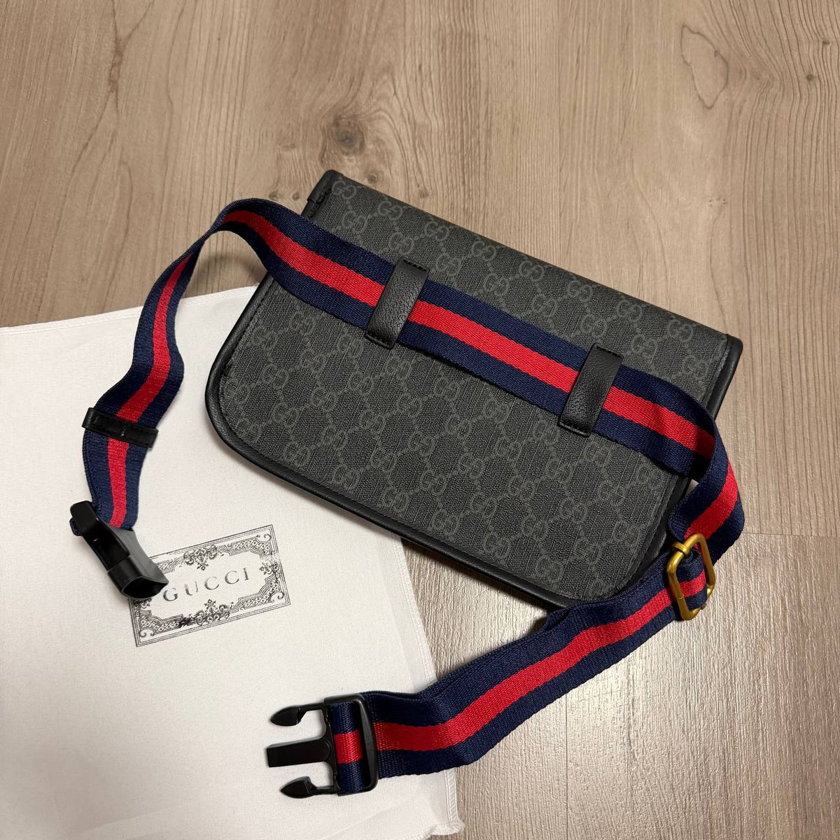 RIÑONERA GUCCI TIGRE